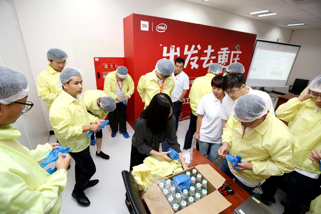 亲探生产线与现场拆解 小米笔记本Pro的成本价真的靠谱吗？